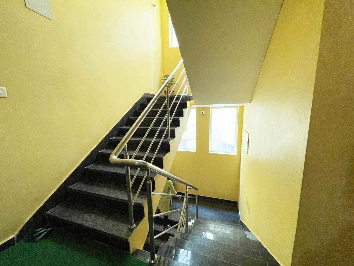 Hotel Golden Wave Puri Esterno foto